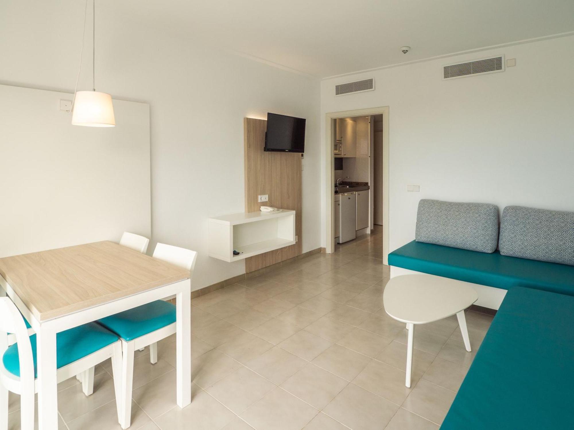 Apartamentos La Santa Maria Кала Милор Екстериор снимка