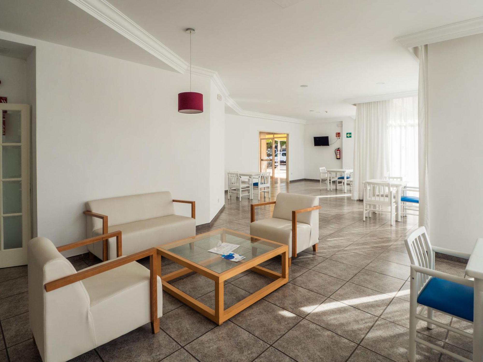 Apartamentos La Santa Maria Кала Милор Екстериор снимка