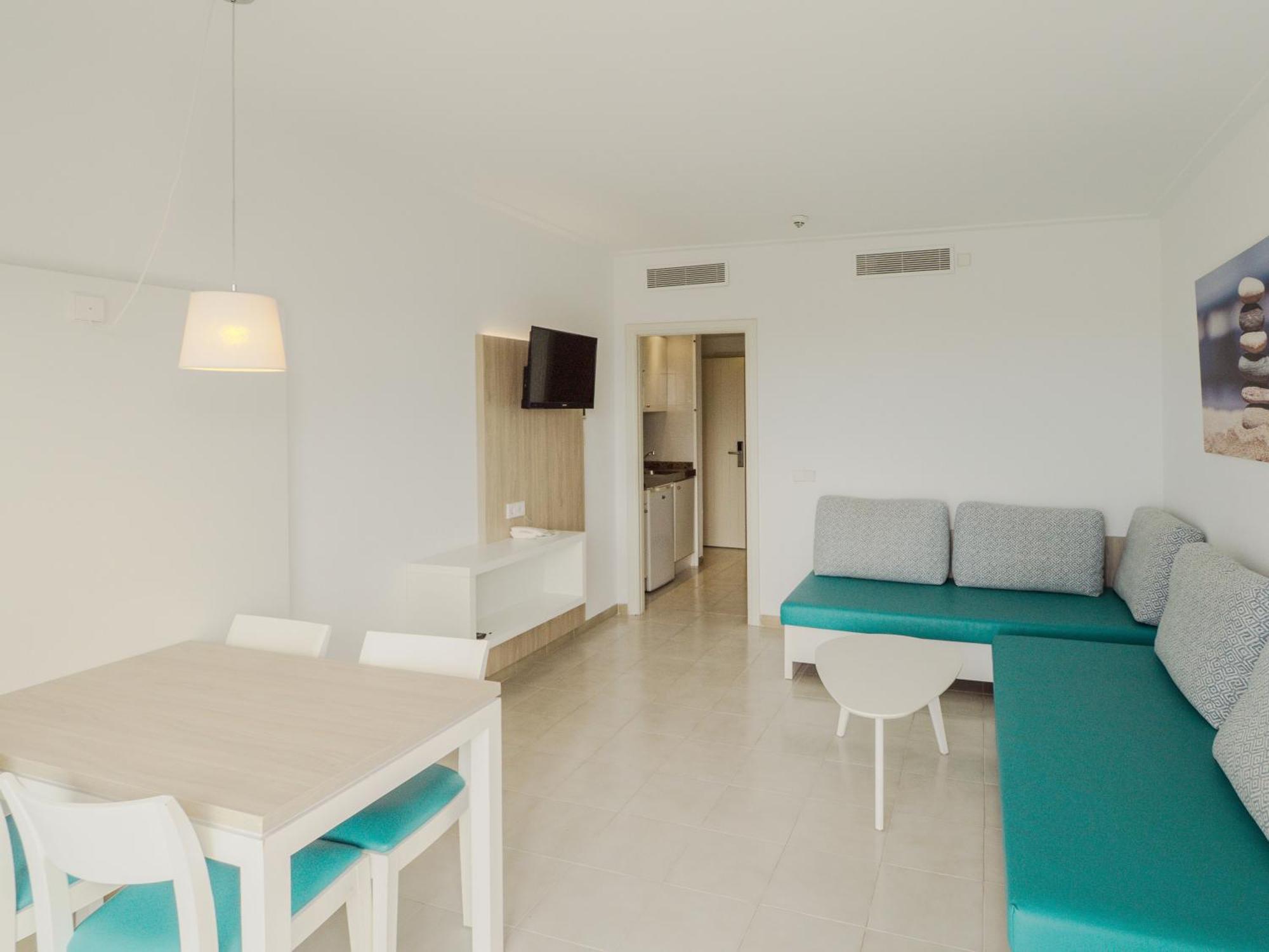 Apartamentos La Santa Maria Кала Милор Екстериор снимка